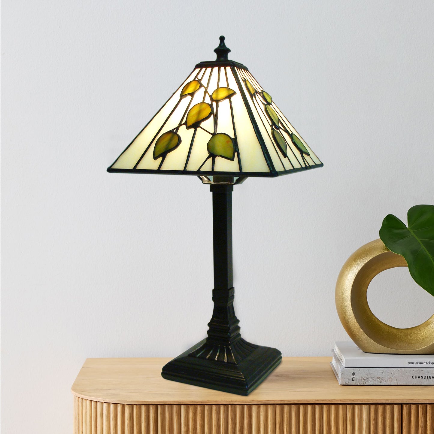 Gardenia Mini Tiffany Table Lamp, M817