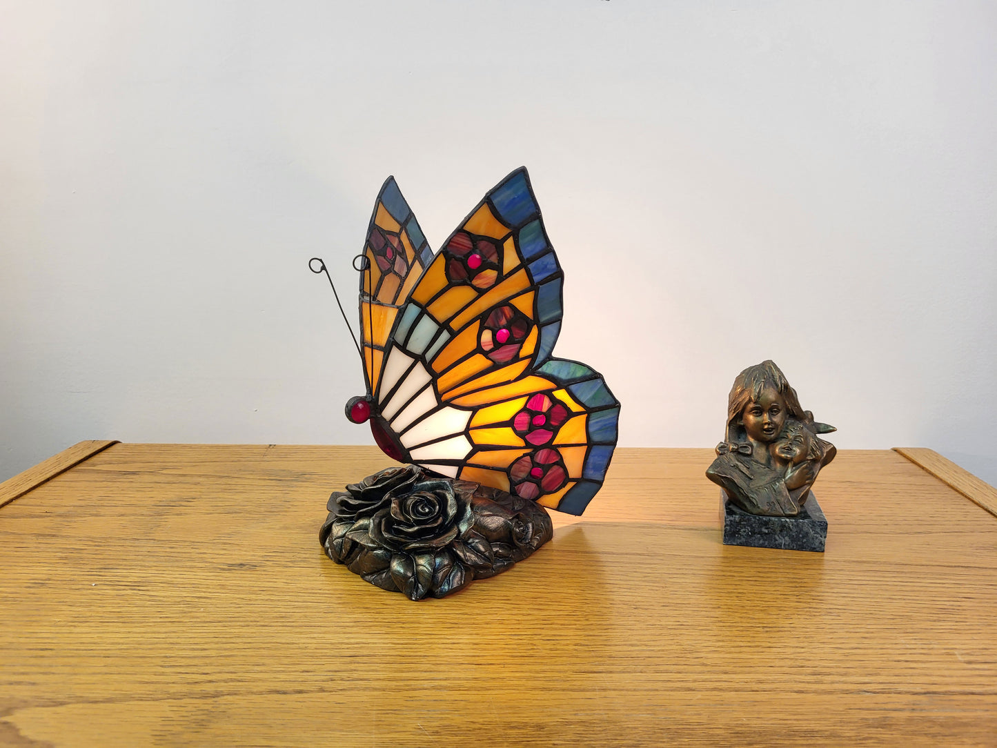 Butterfly Tiffany Style Stained Glass Bedside Table Lamp, TB03